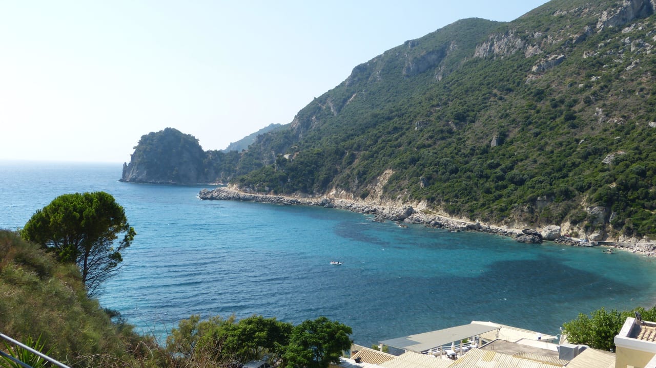 Blick auf die Bucht Ithea Suites Hotel