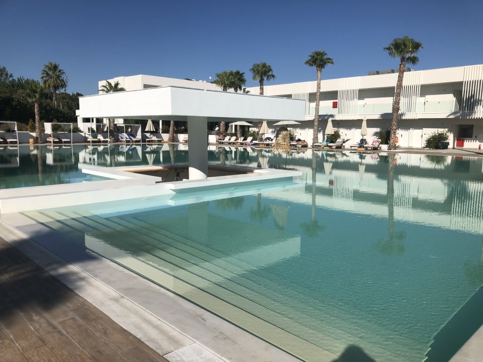 Pool White Dreams Resort & Anex