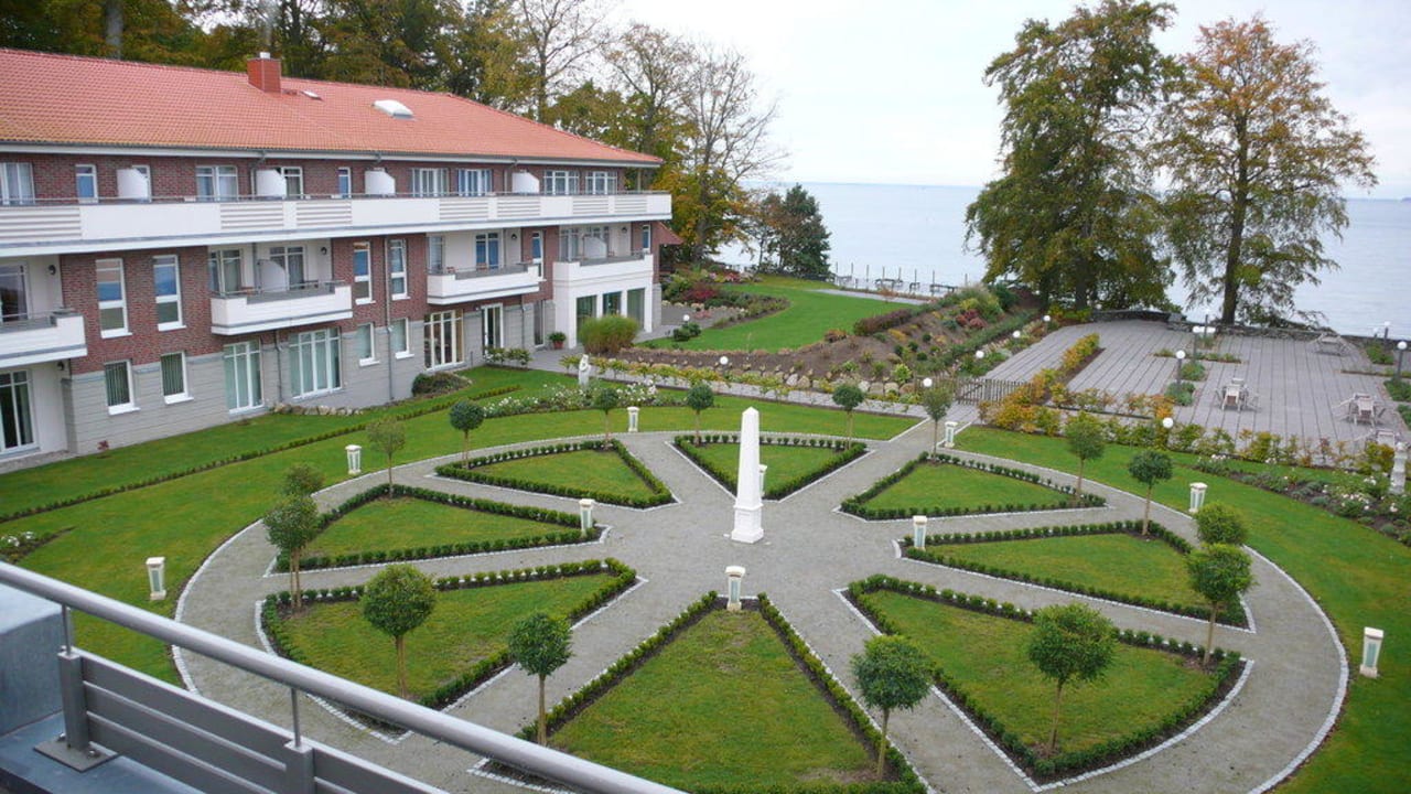 &quot;Garten zwischen den Gebäuden&quot; Hotel Badehaus Goor