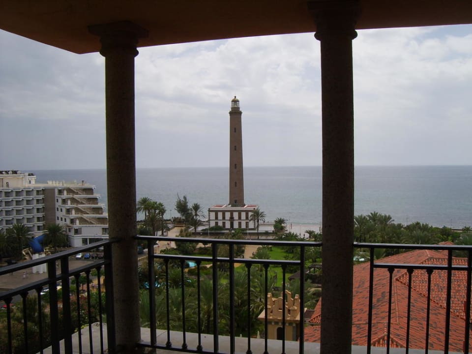 Blick vom Turm zum Leuchtturm Faro Lopesan Costa Meloneras, Resort & Spa