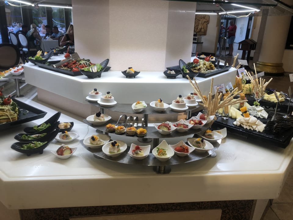 Gastro Sunrise Queen Luxury Hotel