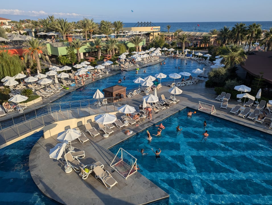 Außenansicht Kirman Belazur Resort & Spa