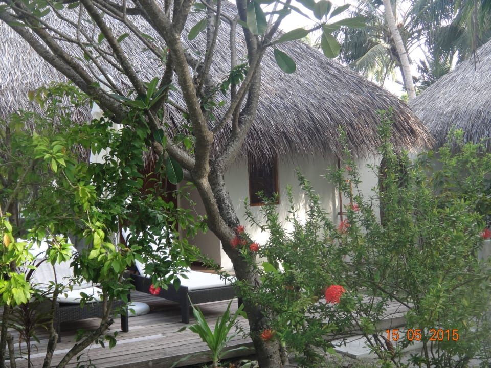 Deluxe Beach Villa mit Jacuzzi - von vorne Kuramathi Maldives