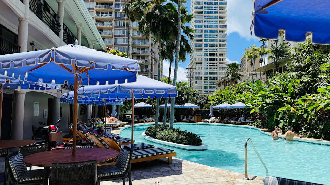 Pool Wayfinder Waikiki