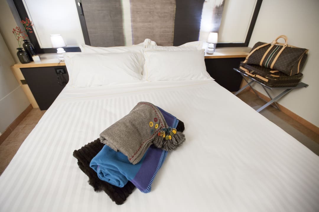 Zimmer Albavilla Hotel & Co