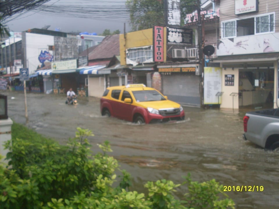 Wasser hällt keinen auf Banana Fan Sea Resort