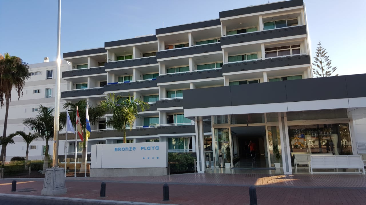 Frontansicht alltoura Club Hotel Akeah Broncemar