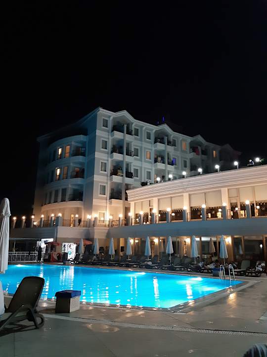 Außenansicht Royal Atlantis Beach Hotel