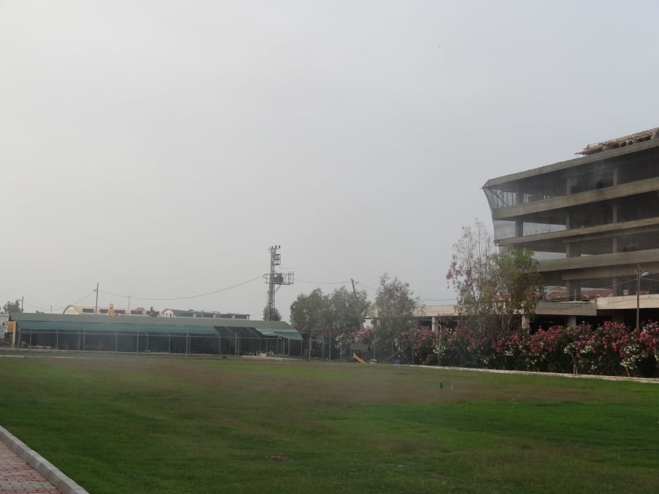 Baustelle direkt neben dem Hotel Belek Beach Resort Hotel