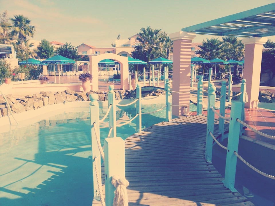 Brücke zum Pool Mitsis Rodos Village
