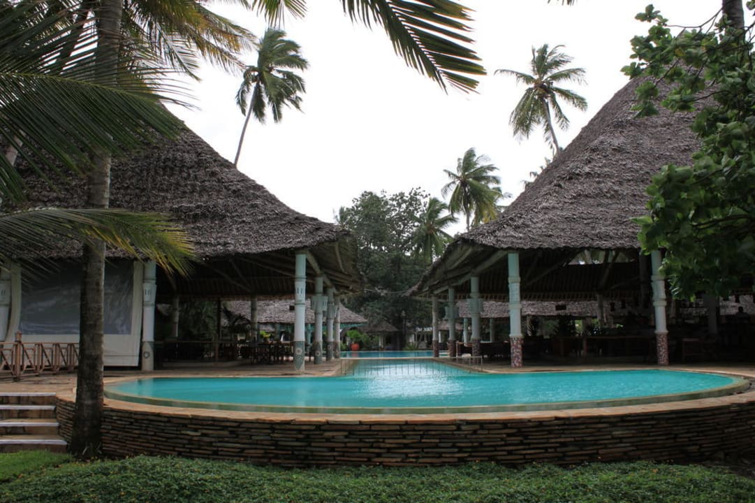 Pool an der Bar Neptune Village Beach Resort & Spa