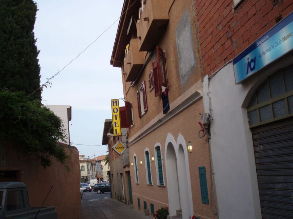 Außenansicht Hotel Su Barchile