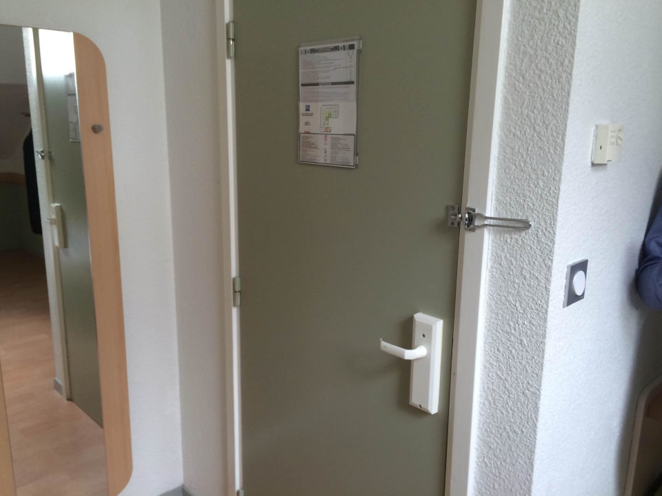 Bedroom (with the roof window) ibis budget Hotel Strasbourg Centre Gare