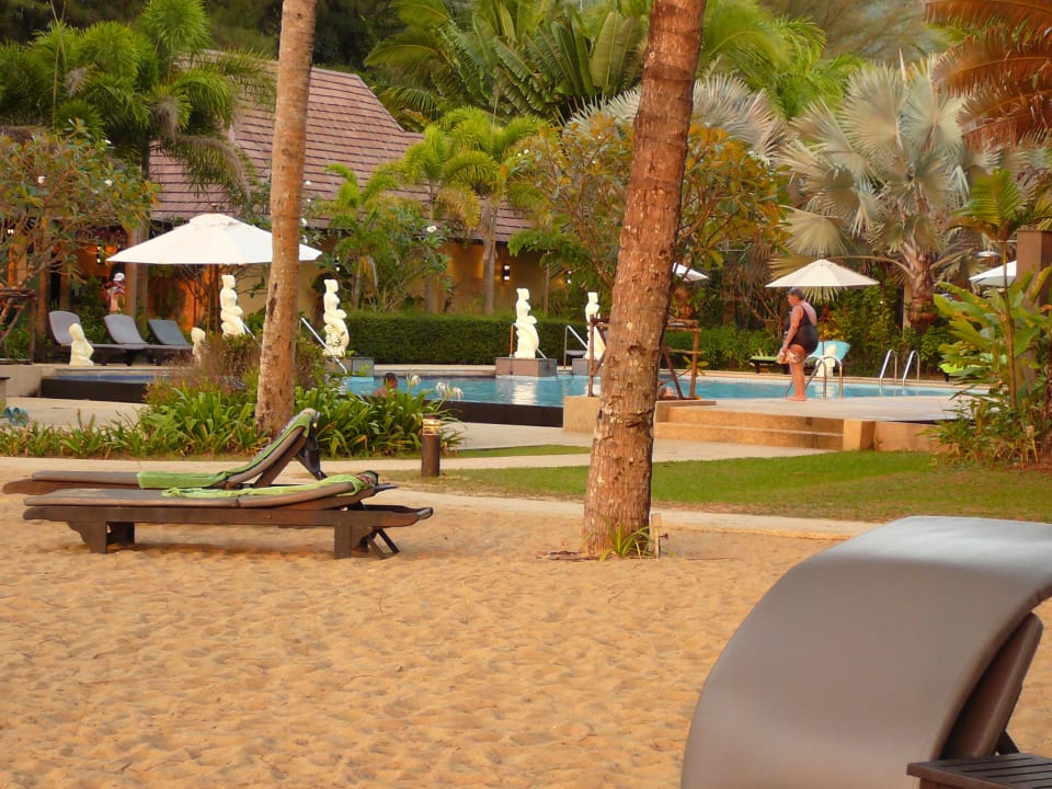 Zu weing Liegen Hotel Nang Thong Beach Resort 2