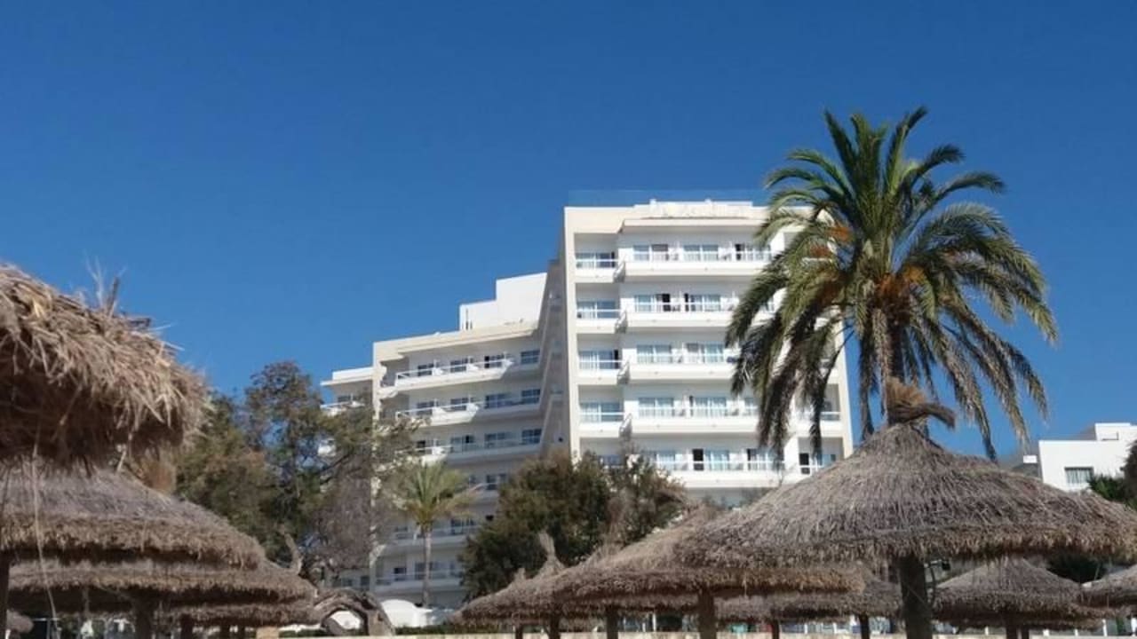 Blick von Strand Sabina Hotel & Suites