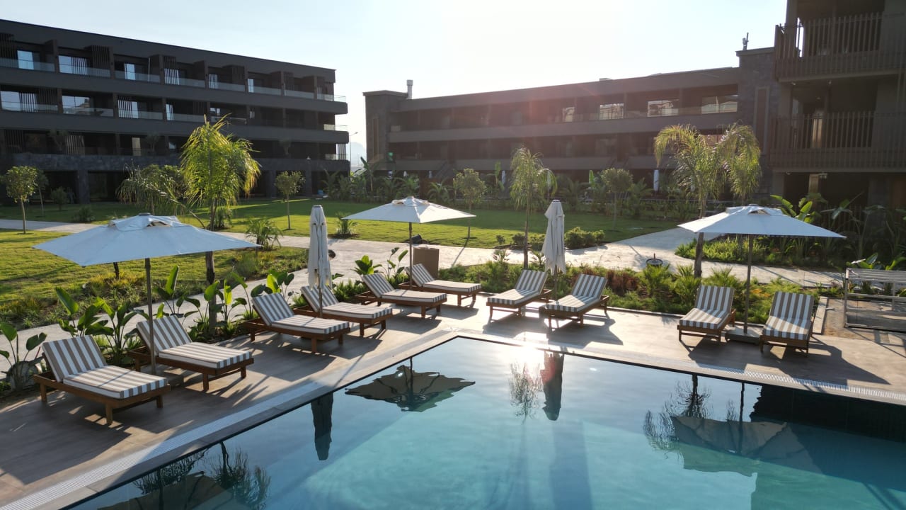 Pool Jacaranda Luxury Resort