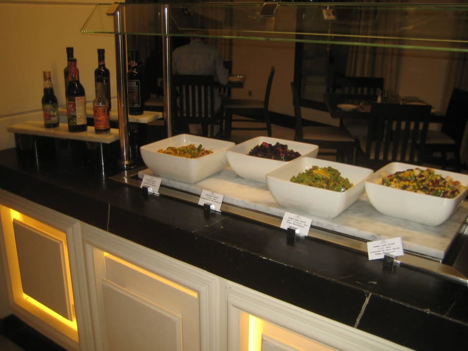 Salat-Büffet Fanar Hotel & Residences Salalah Beach