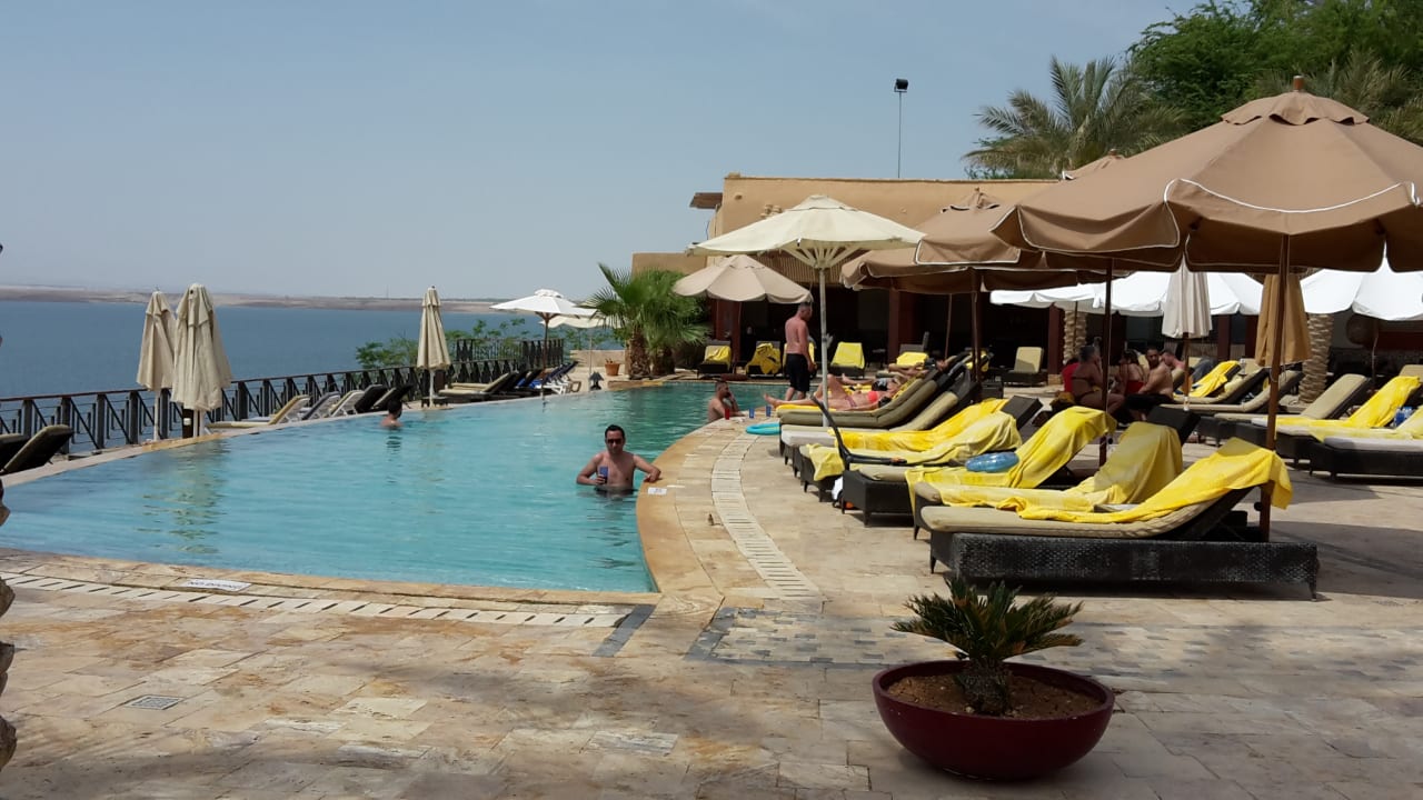 Pool Mövenpick Resort & Spa Dead Sea