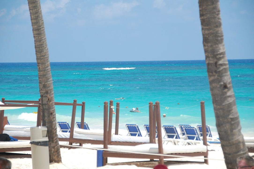 Strandbar Richtung Meer Punta Cana Princess All Suites Resort & Spa