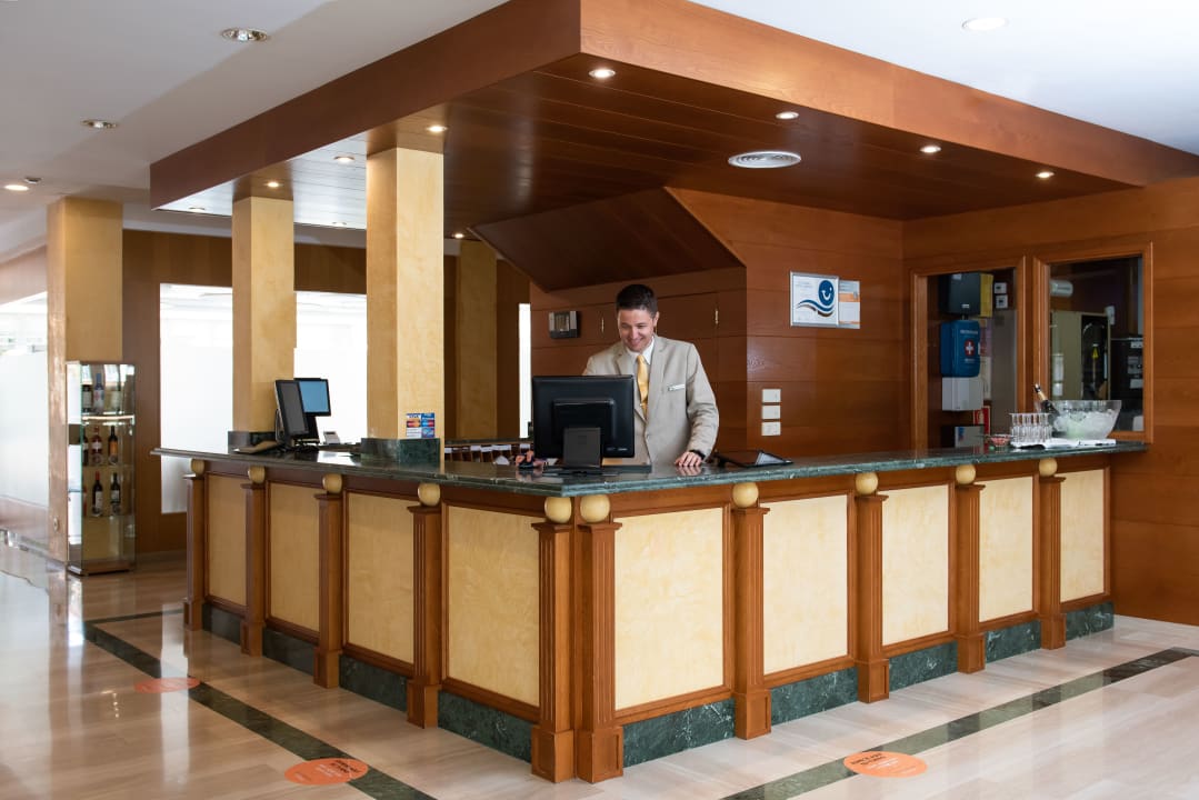 Lobby Valentin Reina Paguera