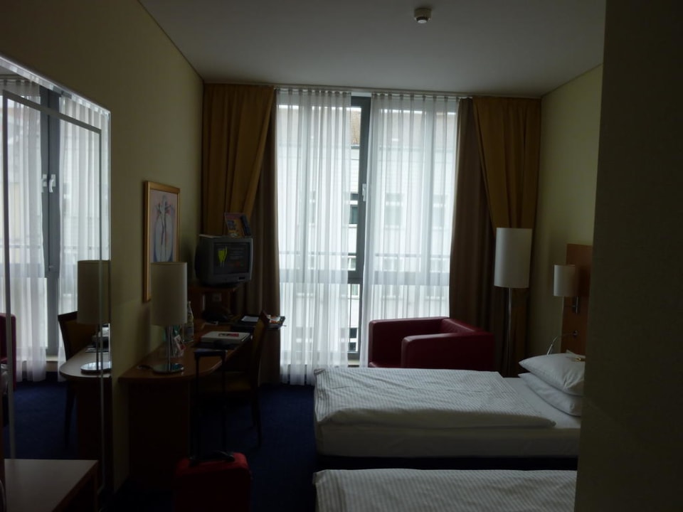 Zimmer H+ Hotel Berlin Mitte