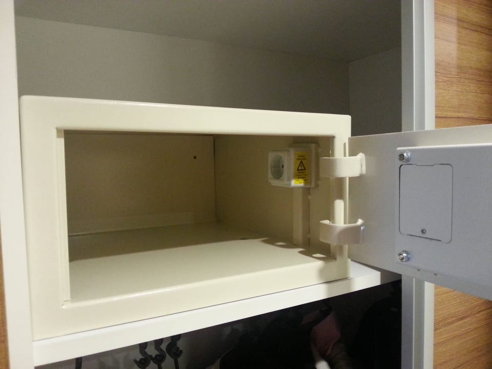 Save 4513 mit Steckdose Hane Family Resort