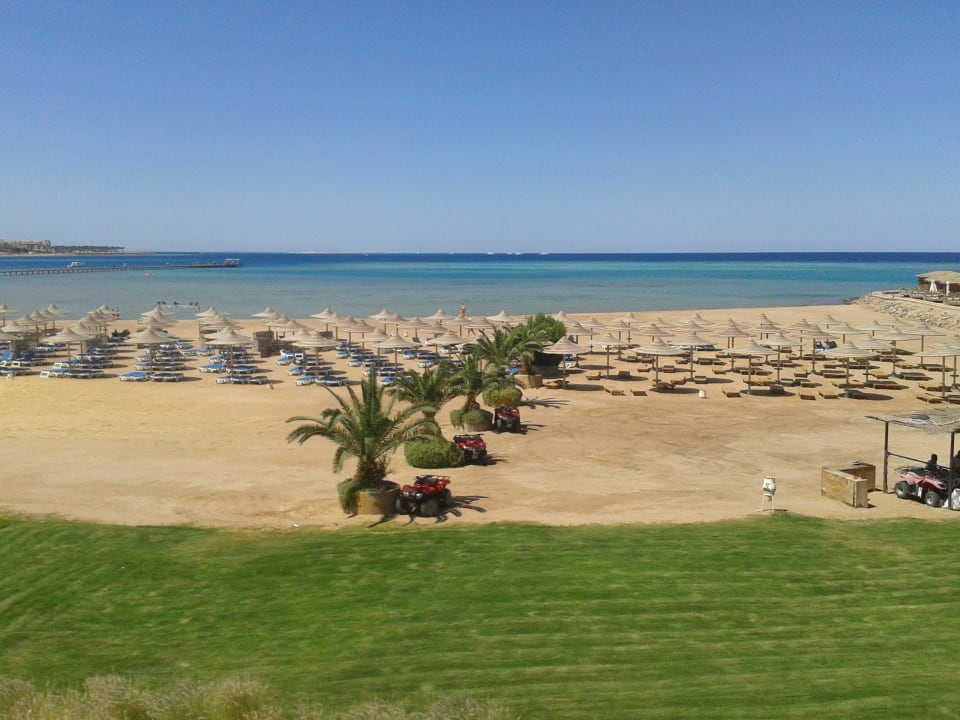 Пляж отеля Stella Beach Resort & Spa Makadi Bay