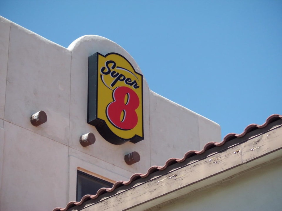Motelschild Super 8 by Wyndham Page/Lake Powell