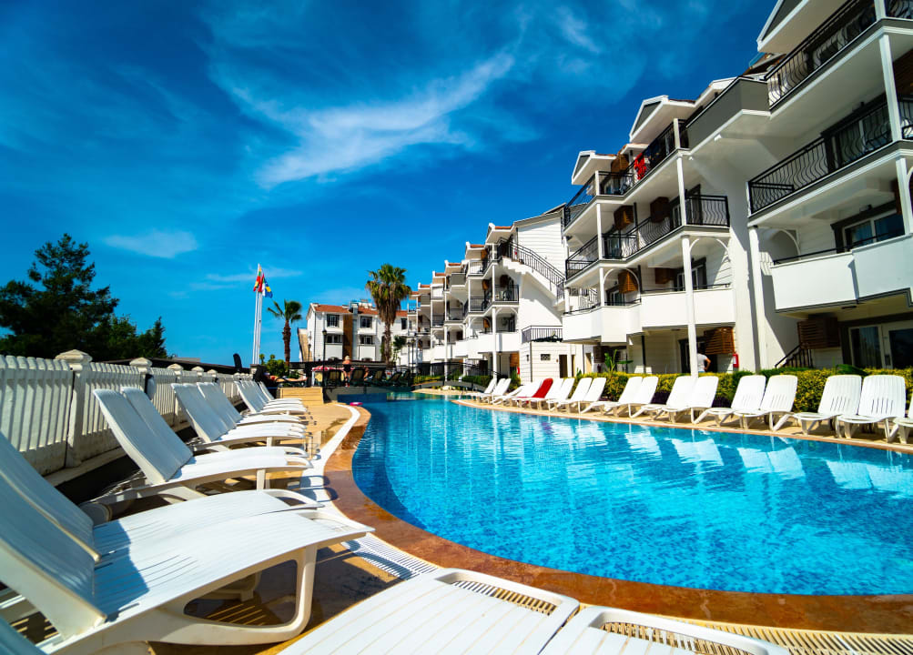 Pool Joker Side Hill