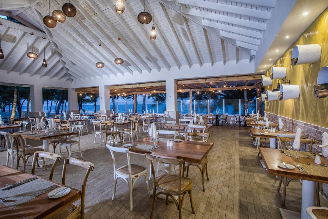 Restaurant Viva Tangerine by Wyndham - All Inclusive Resort