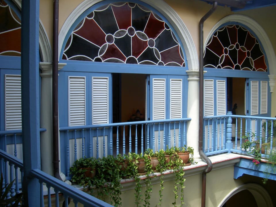 Blick vom Innenhof zur Galerie Hostal Beltran de Santa Cruz