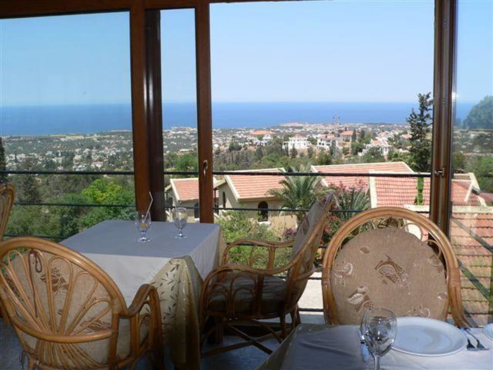 Ausblick Hotel Bellapais Gardens