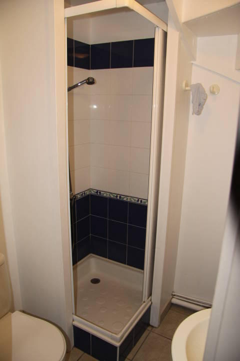 Unteres (kleines) Badezimmer Hotel Pierre et Vacances