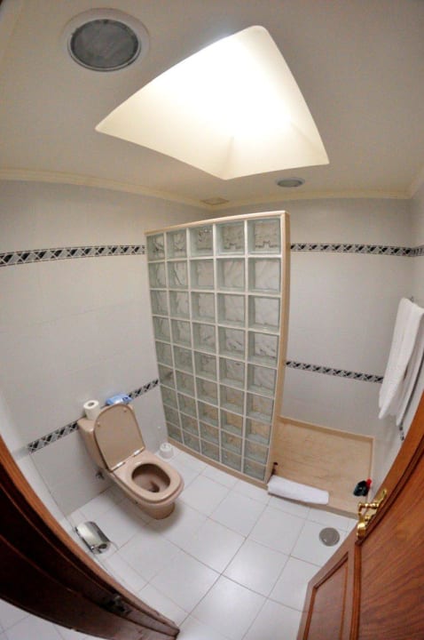 Bad Hotel Sands Beach Resort