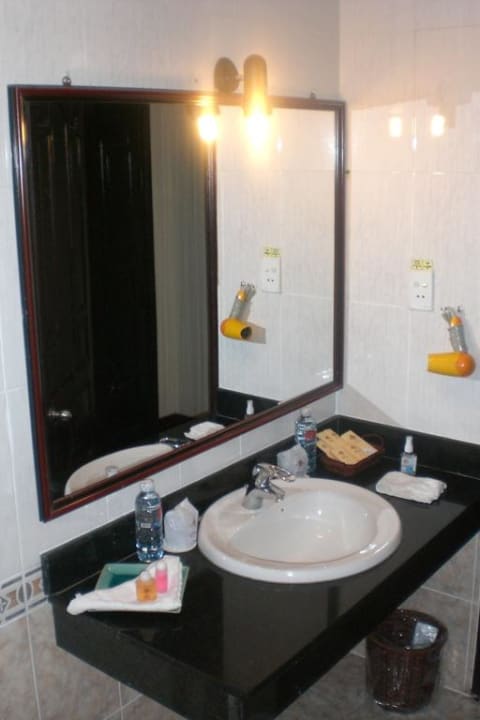 Der Waschtisch im Bad Belle Maison Hadana Hoi An Resort & Spa