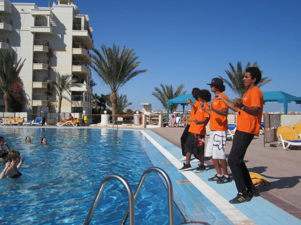 Анимация у бассейна SUNRISE Holidays Resort (Adults Only)