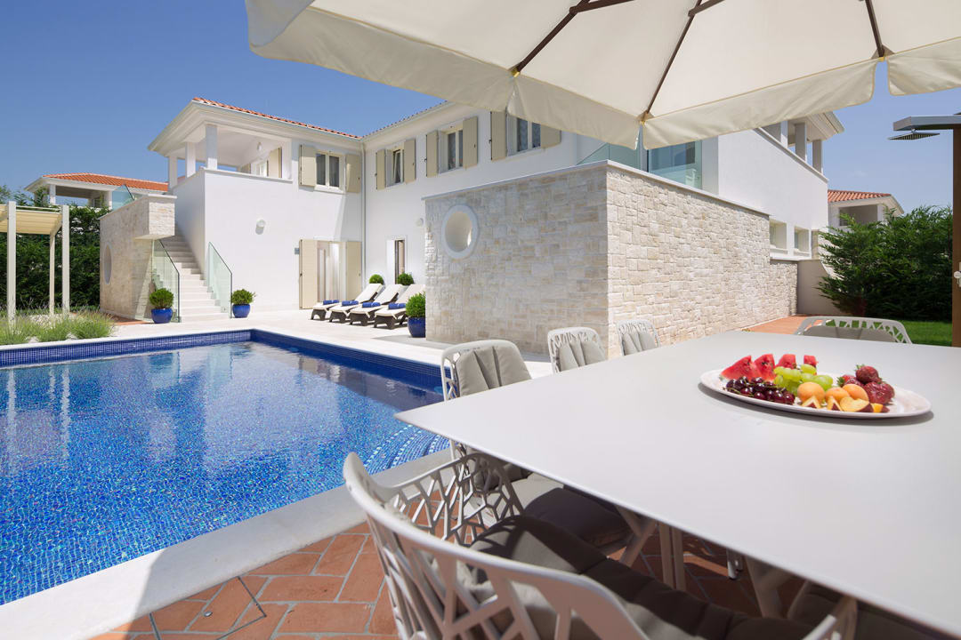 Gartenanlage Villa Melita by HMZ Villas