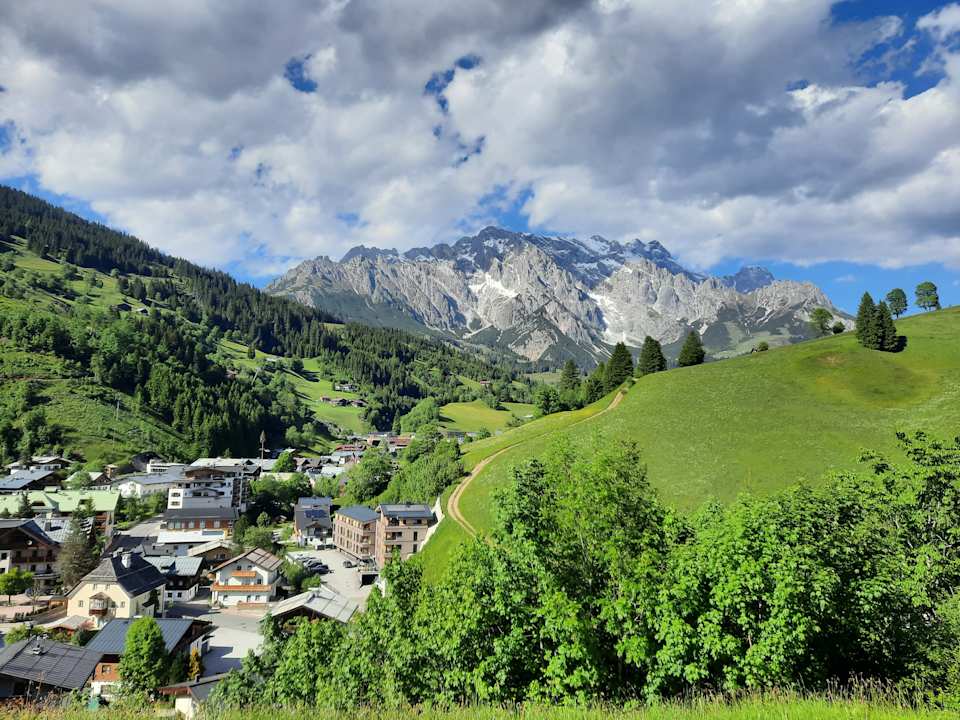 Außenansicht AlpenParks Wildbach Lodge Hochkönig