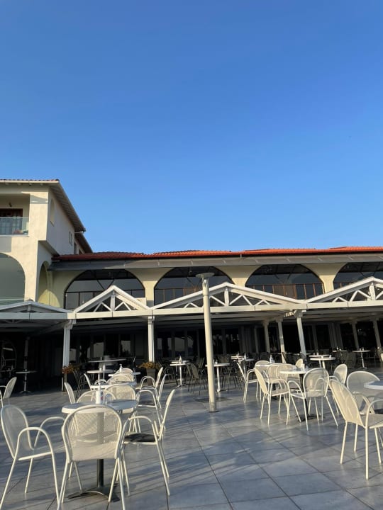 Außenansicht Akrathos Beach Hotel