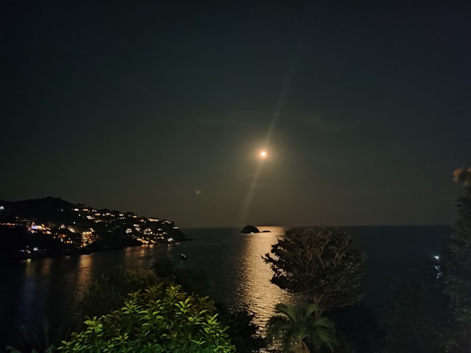 Ausblick Hotel Taatoh Seaview Resort