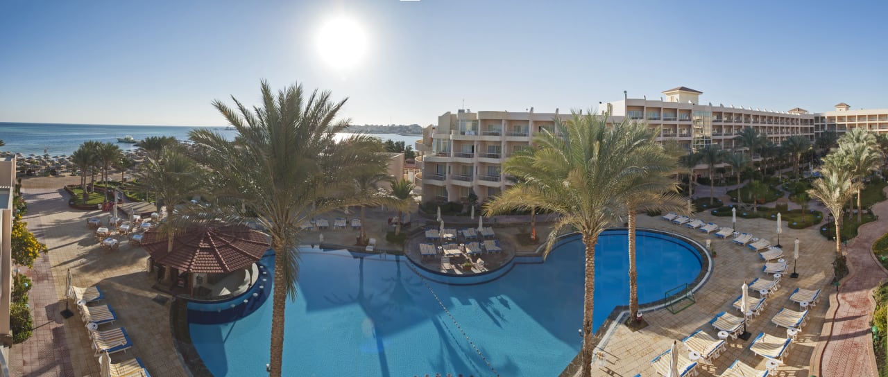 Pool Sea Star Beau Rivage