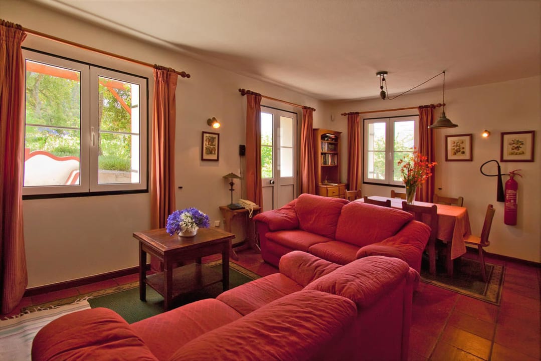 Living room - dinning room - The Cottage Quinta das Colmeias