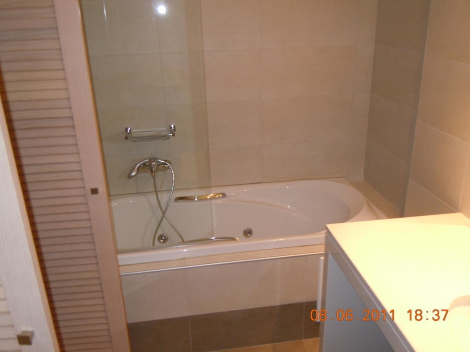 Die Wanne ist voll Castello Boutique Resort & Spa