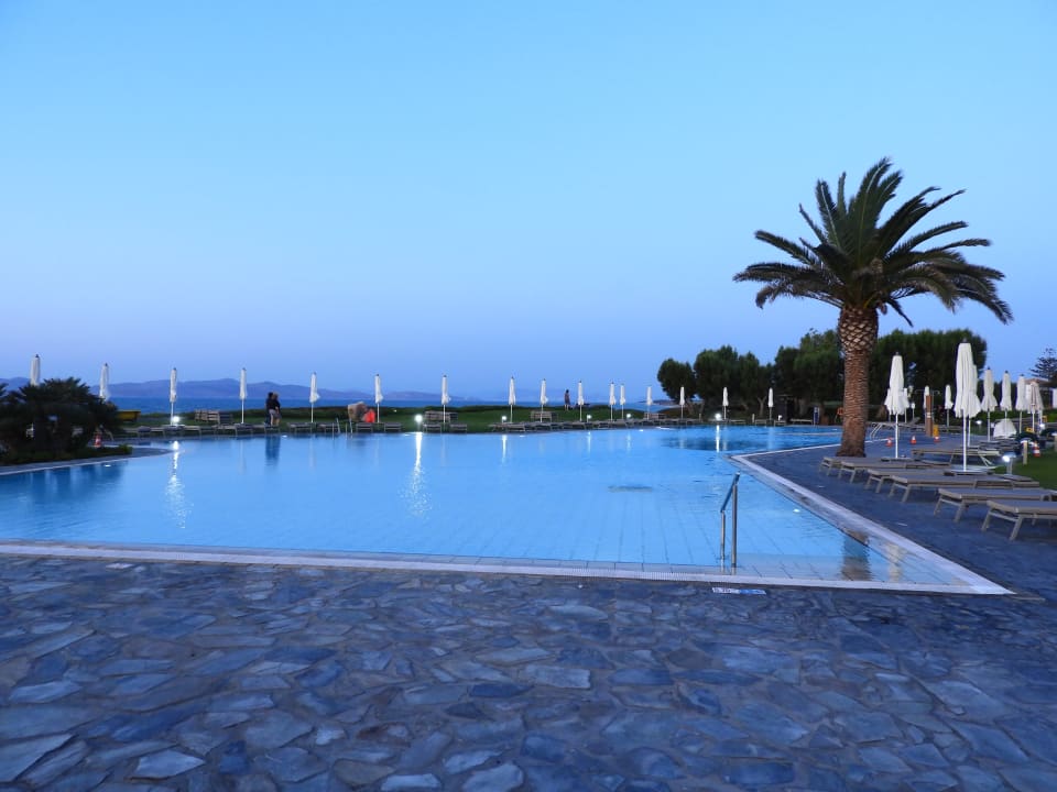 Pool Neptune Luxury Resort