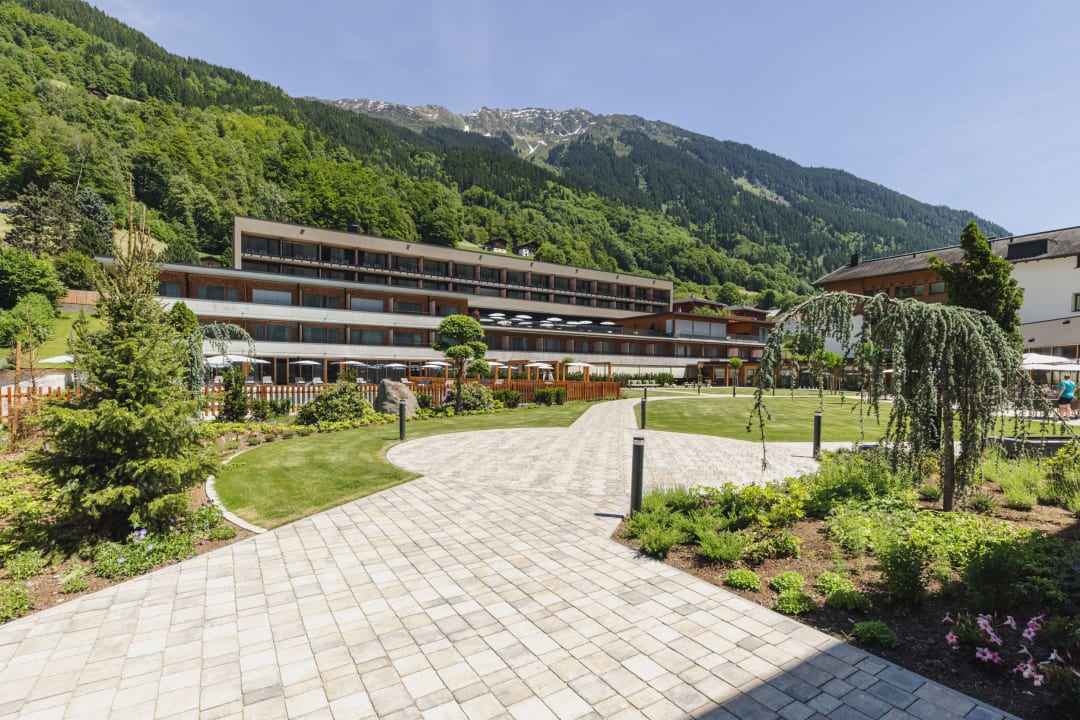 Außenansicht Alpenhotel Montafon