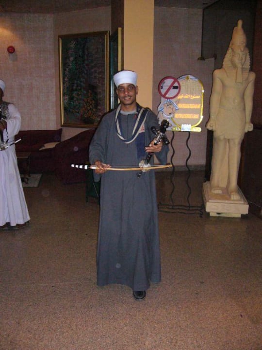 Folklore zum Essen Golden Beach Resort