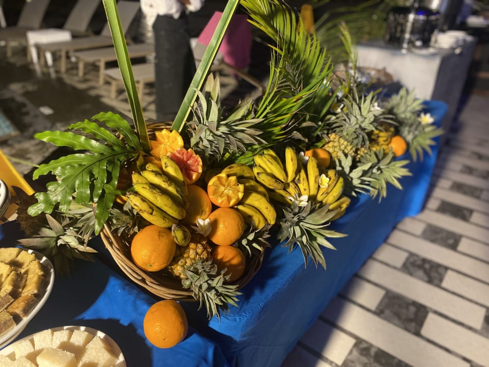 Gastro Crystals Beach Resort Belle Mare, a member of Radisson Individuals