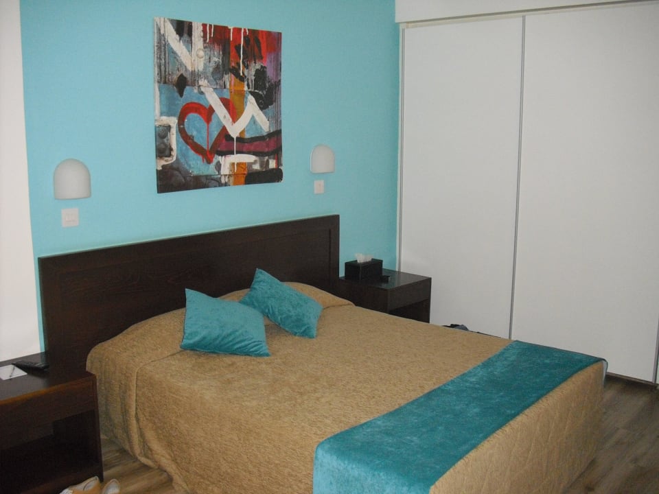 Kleiner aber feiner Wohn/Schlafbereich Crystal Springs Beach Hotel