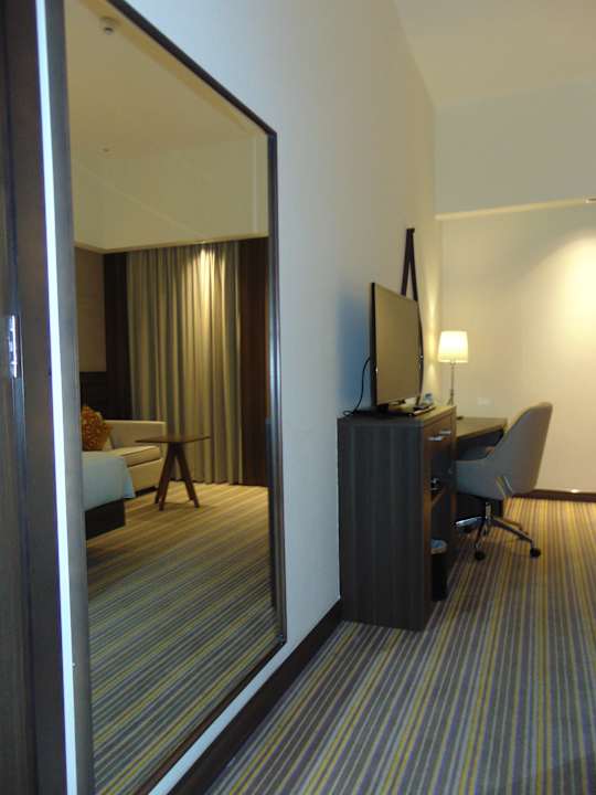 Zimmer Hampton By Hilton Dubai Airport