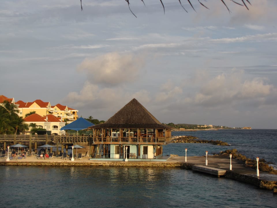 Eine von 2 Hotelbuchten mit Restaurant Blueswing Avila Beach Hotel